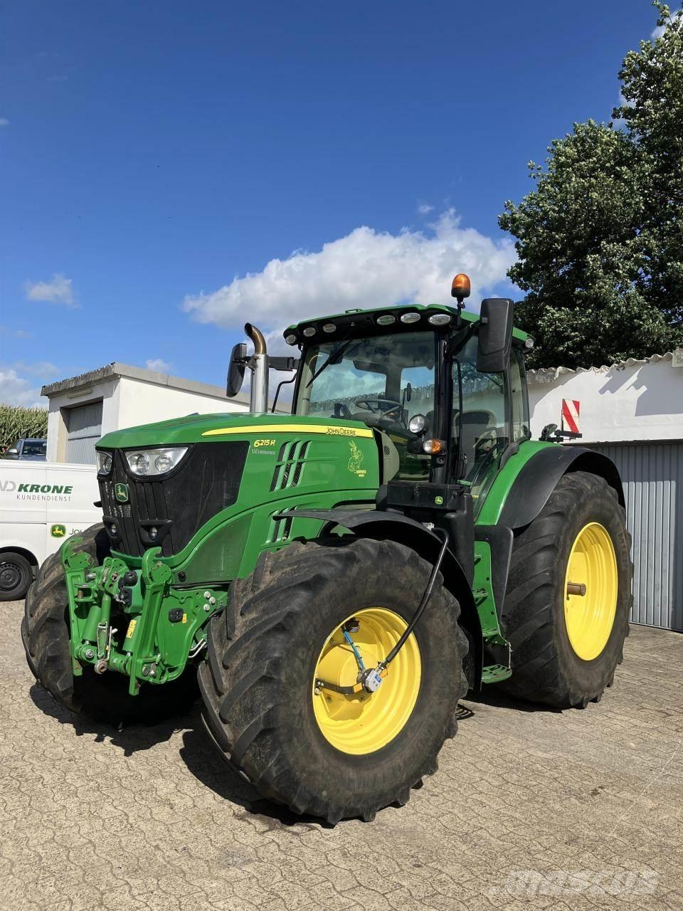 John Deere 6215R Trattori