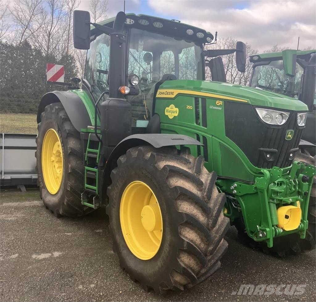 John Deere 6R 250 Trattori