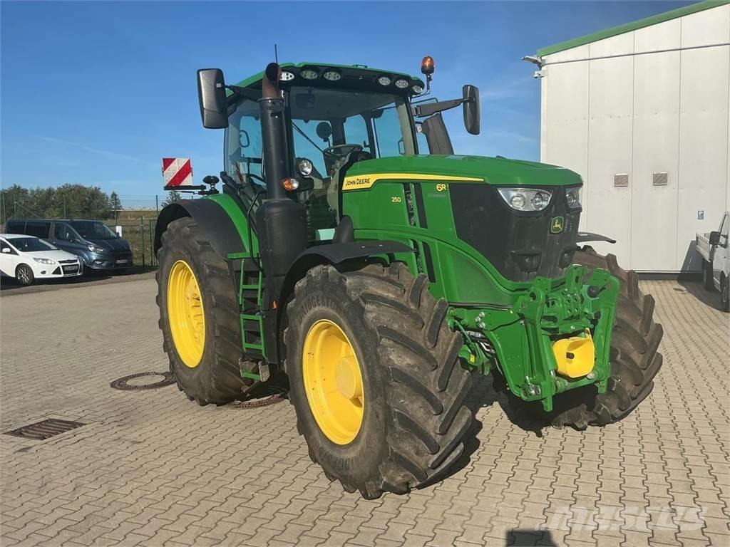 John Deere 6R 250 Trattori