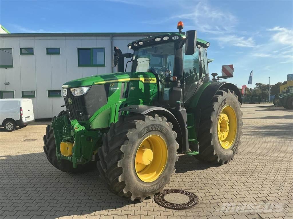 John Deere 6R 250 Trattori