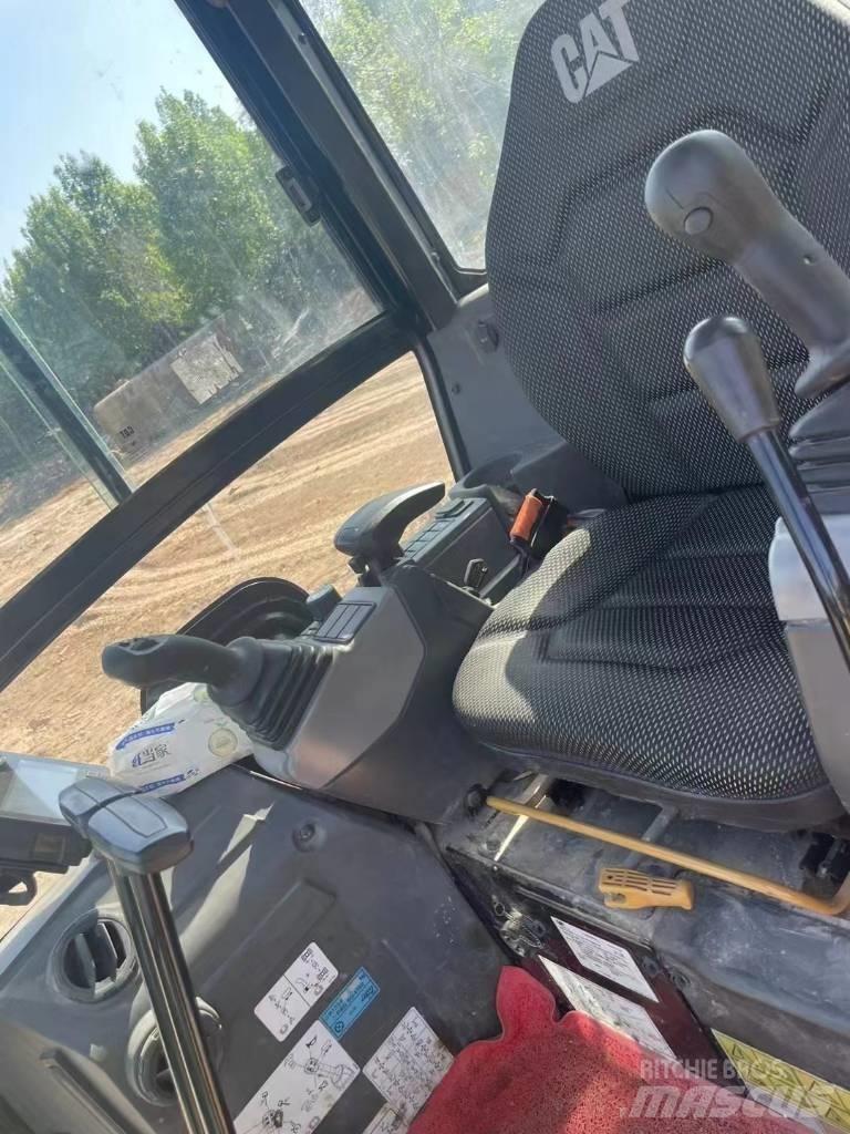 CAT 302 Miniescavatori
