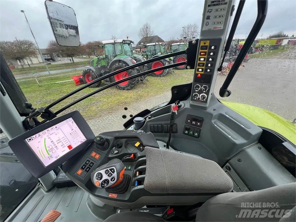CLAAS Axion 930 Trattori