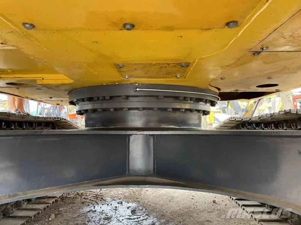 Komatsu PC240-8 Escavatori cingolati