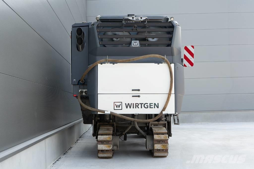 Wirtgen W 220 FI Fresa a freddo per asfalto