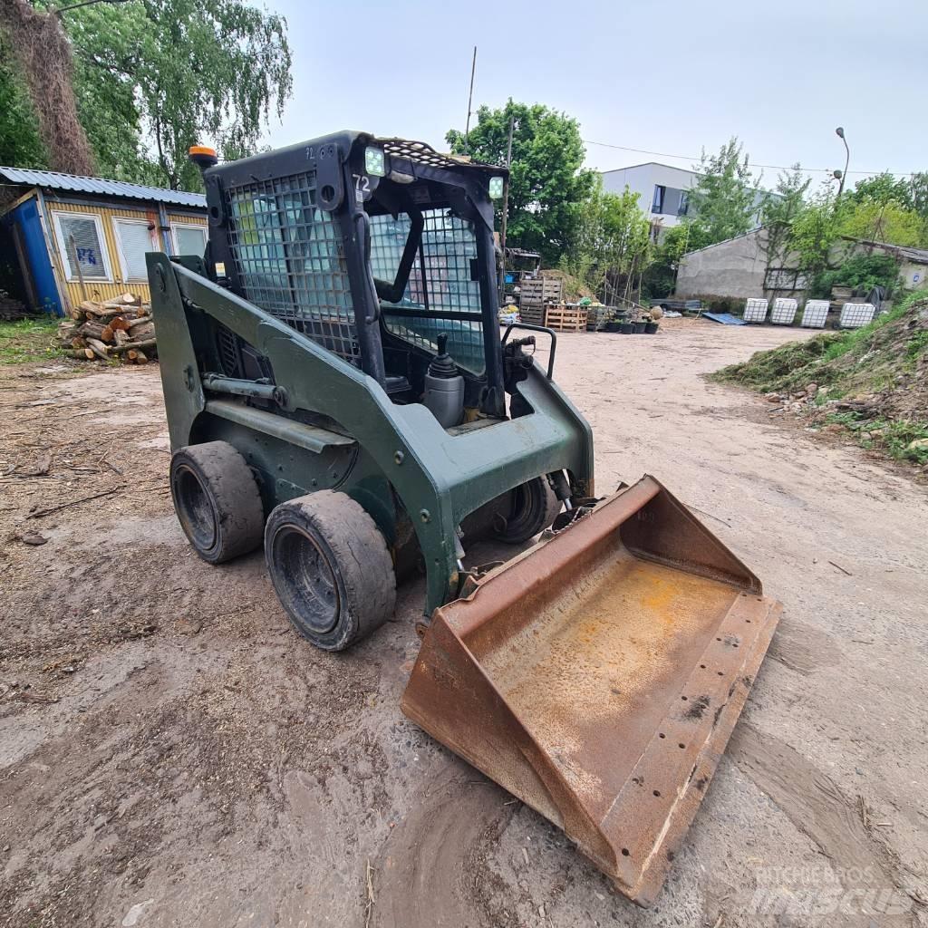 CAT 226 Mini Pale Gommate