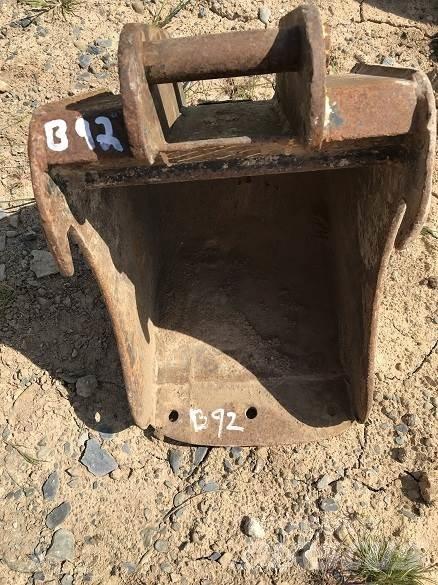  12 BUCKET, 30mm PINS Benne