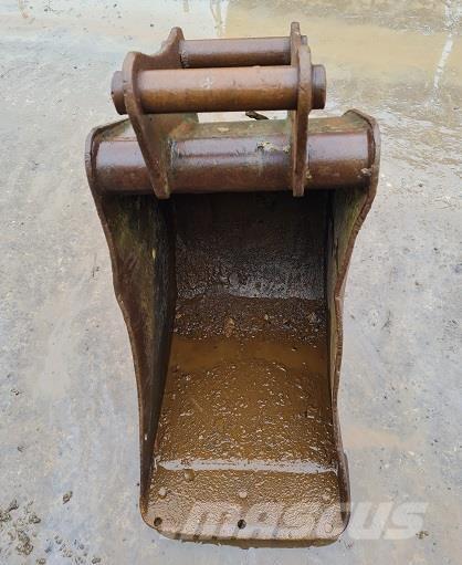  18 BUCKET, 50mm PINS Benne