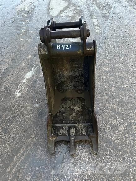  18 BUCKET, 50mm PINS Benne