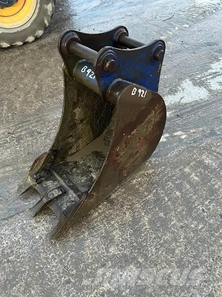  18 BUCKET, 50mm PINS Benne