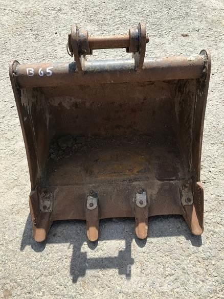  2' BUCKET, 30mm PINS Benne