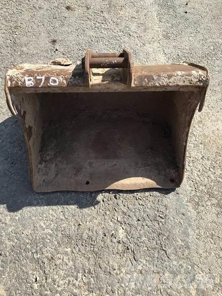  2' BUCKET, 30mm PINS Benne