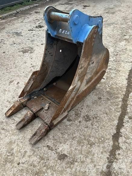  2' BUCKET, 65mm PINS Benne
