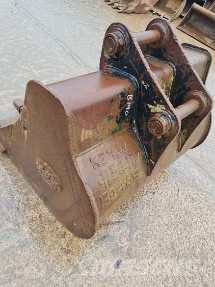  4' BUCKET, 65mm PINS Benne