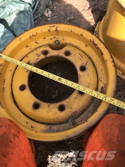  MASSEY FRONT WHEEL Pneumatici, ruote e cerchioni