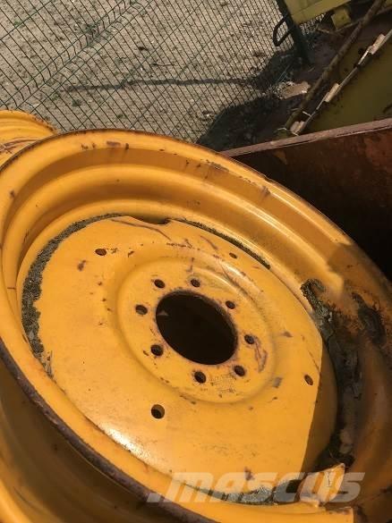  MASSEY REAR WHEEL Pneumatici, ruote e cerchioni
