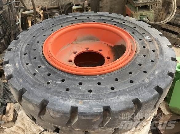  SOLID WHEELS Pneumatici, ruote e cerchioni