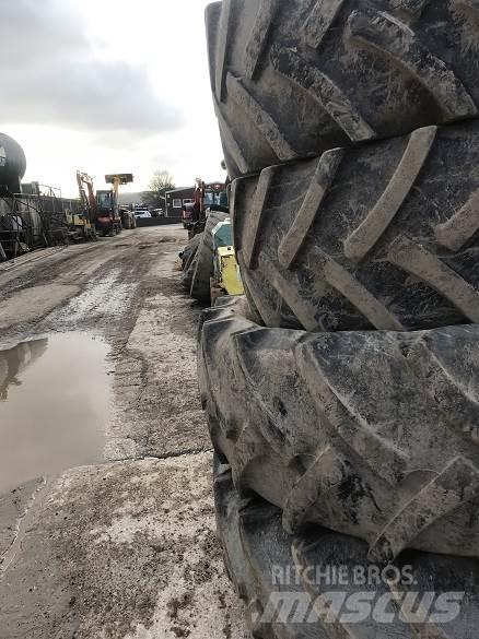  TYRES Pneumatici, ruote e cerchioni