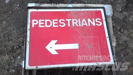  VARIOUS ROAD SIGNS Costruzioni - Altro