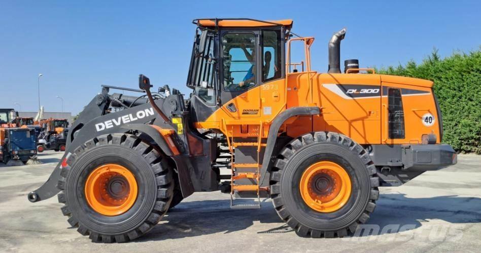 Doosan DL300-5 Pale gommate