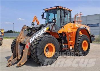 Doosan DL420-5 CVT Pale gommate