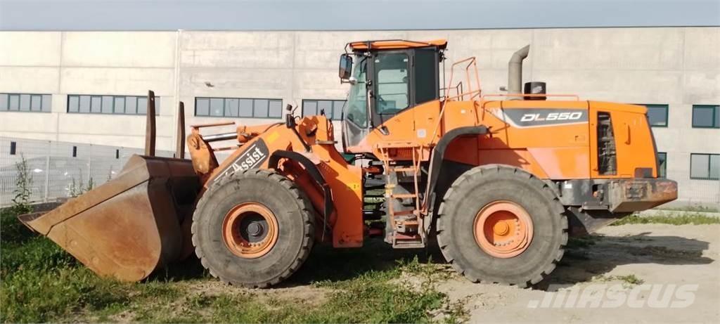 Doosan DL550-5 Pale gommate