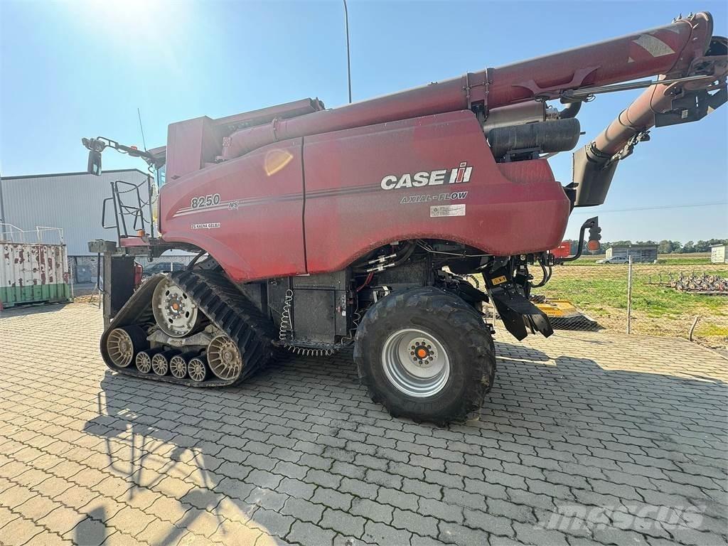 Case IH IH 8250 Mietitrebbiatrici