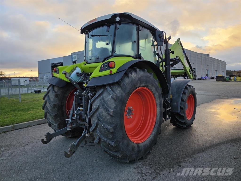 CLAAS Arion 440 Trattori