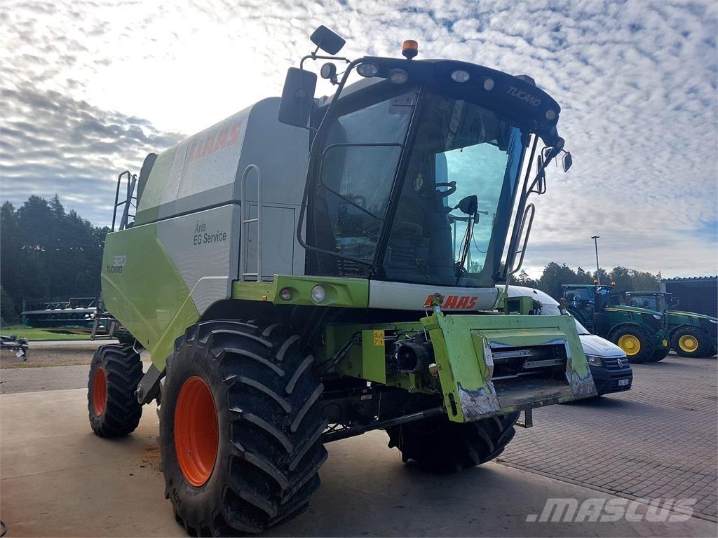 CLAAS Tucano 320 Mietitrebbiatrici