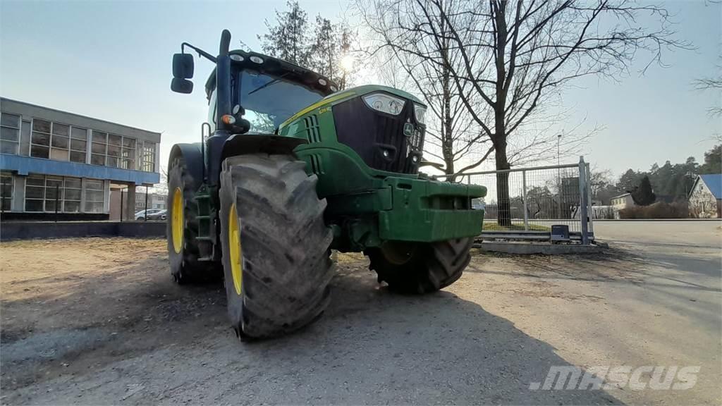 John Deere 6215R Trattori