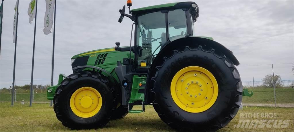 John Deere 6215R Trattori
