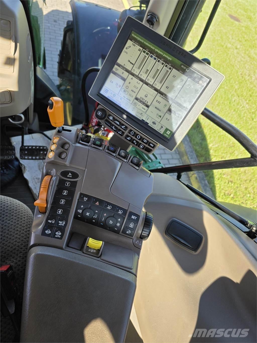 John Deere 6215R Trattori