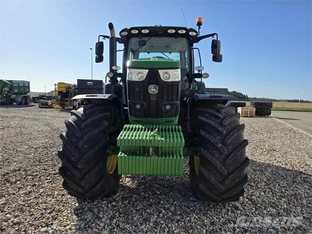 John Deere 6215R Trattori