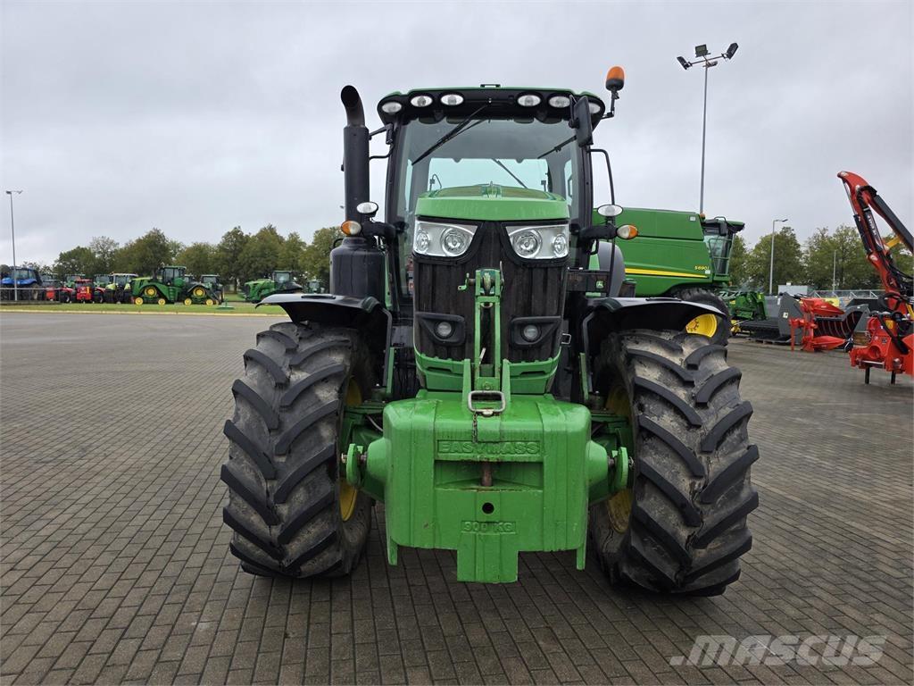 John Deere 6215R Trattori