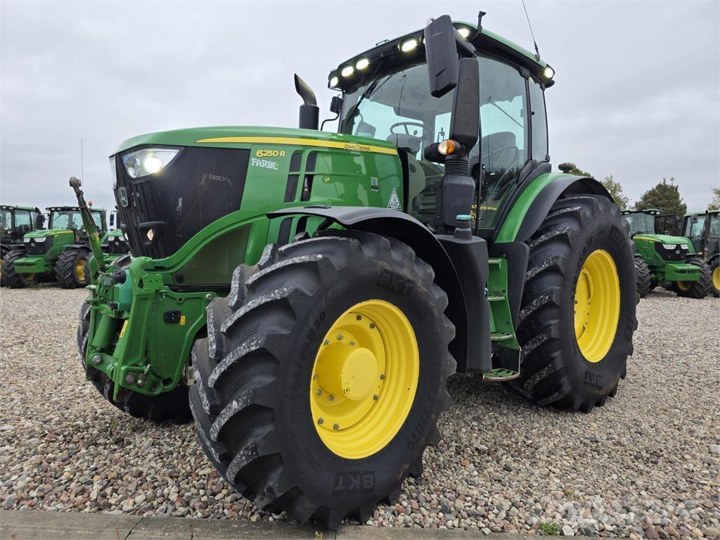 John Deere 6250R Trattori