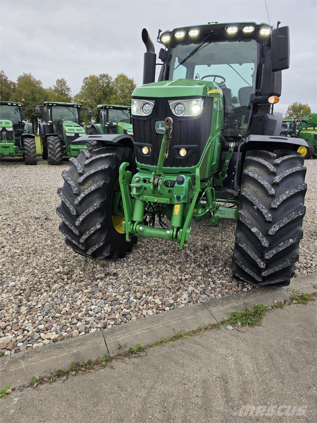 John Deere 6250R Trattori