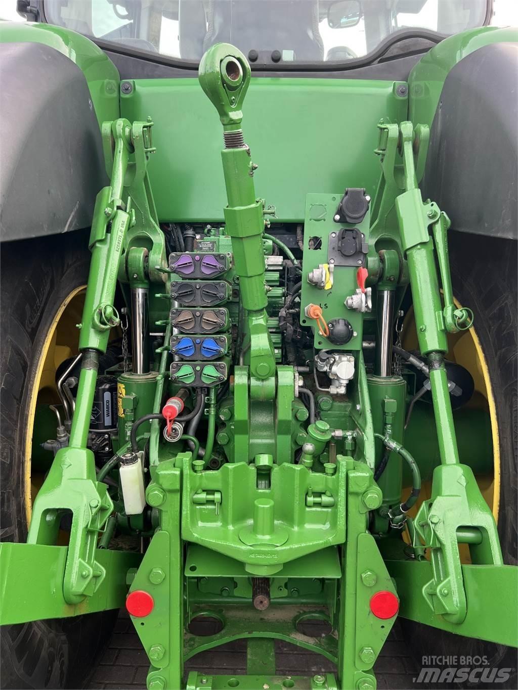 John Deere 8400R Trattori