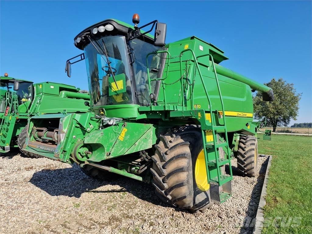 John Deere T670 Mietitrebbiatrici