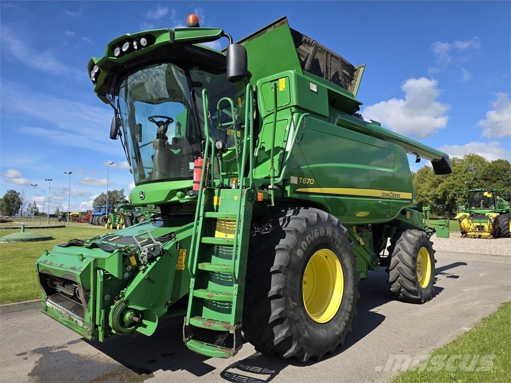 John Deere T670 Mietitrebbiatrici