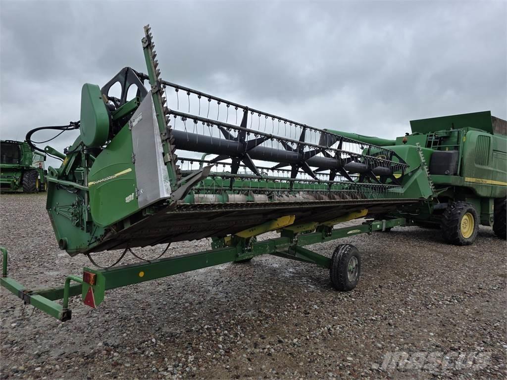 John Deere T670 Mietitrebbiatrici