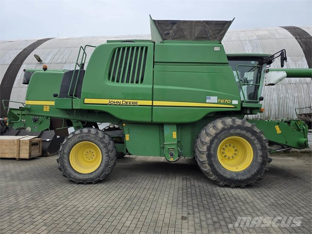 John Deere T670 Mietitrebbiatrici
