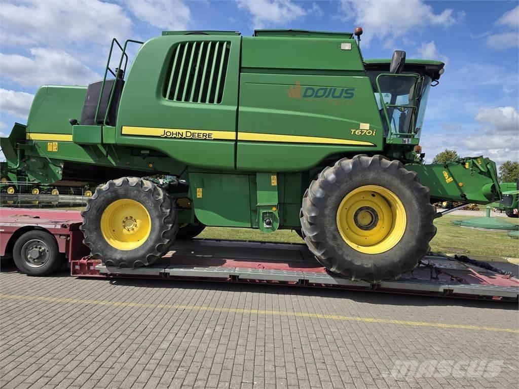 John Deere T670 Mietitrebbiatrici