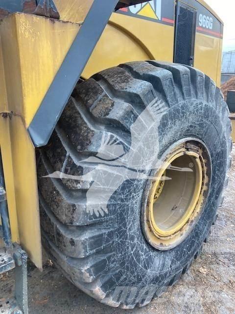 CAT 966G II Pale gommate