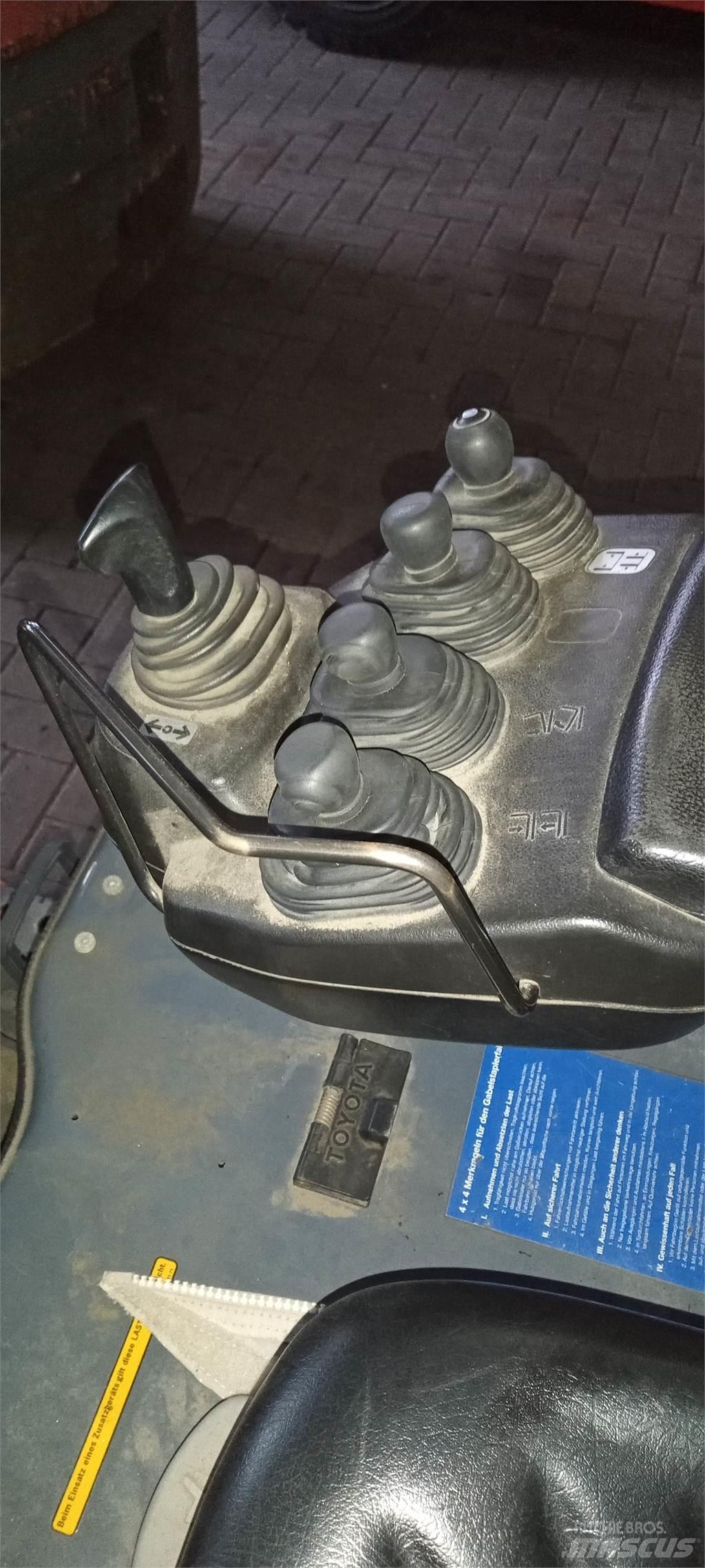 Toyota 8FBEKT18 Carrelli elevatori elettrici