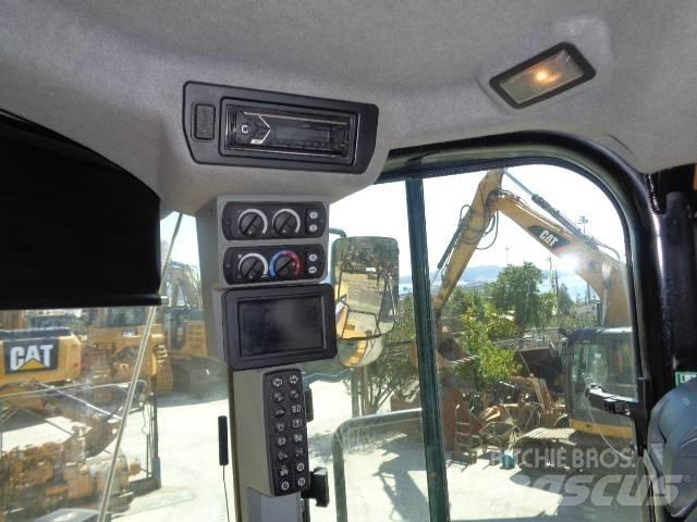 CAT 980M Pale gommate