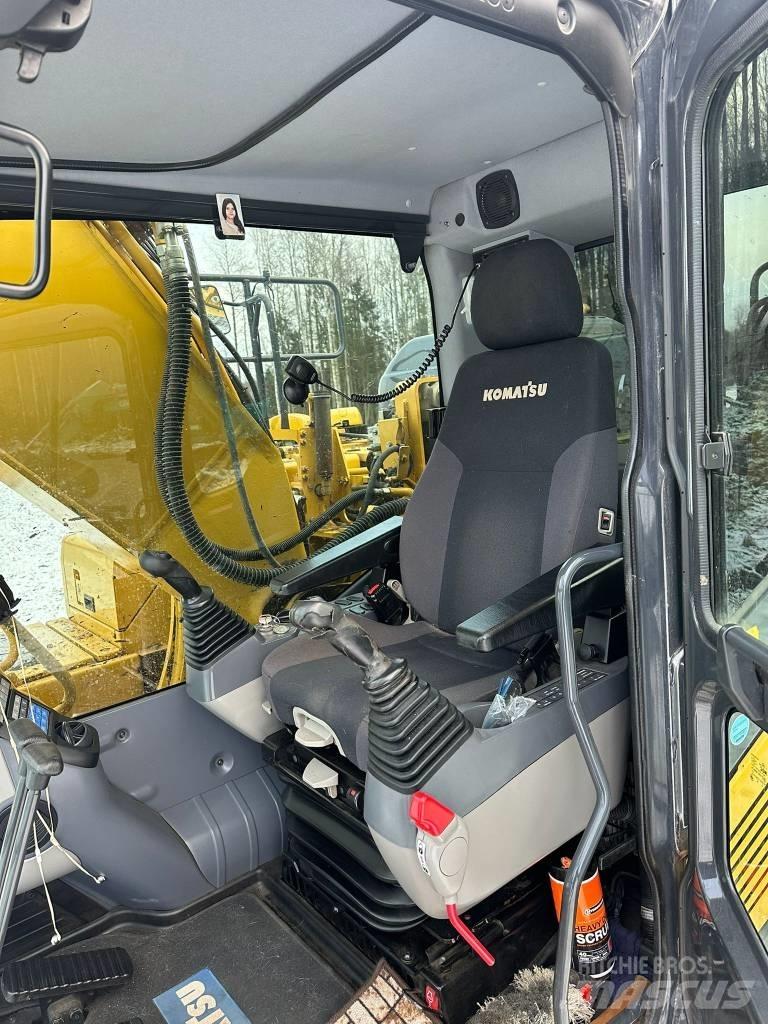 Komatsu PC210LC-11 Escavatori cingolati