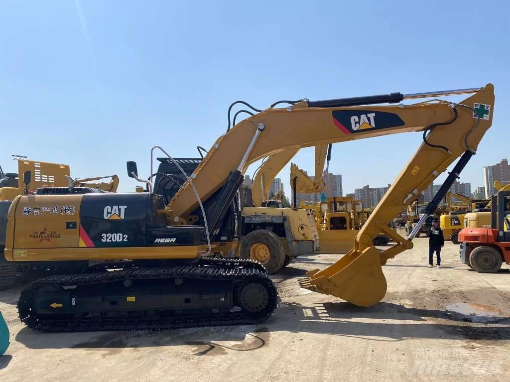 CAT 320 D 2 Escavatori medi 7t - 12t