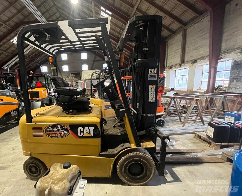 CAT EP 25 Carrelli elevatori elettrici
