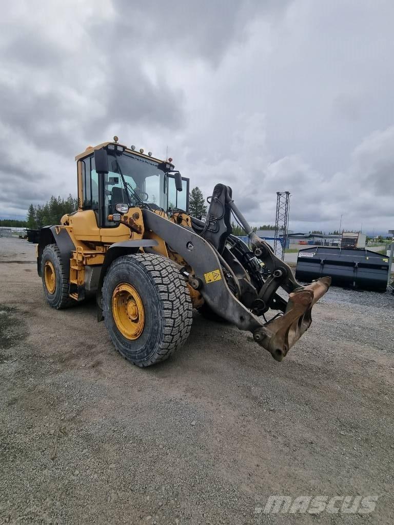 Volvo L 90 F Pale gommate