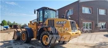 CASE 721 F Pale gommate