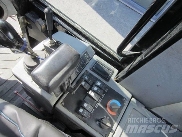 CAT 914 G Pale gommate